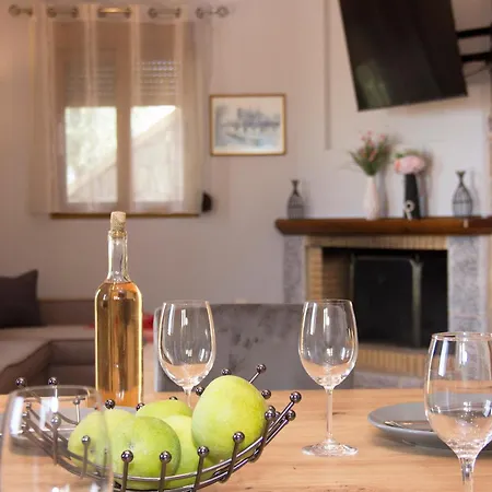 Emilia's Ground Floor Διαμέρισμα *