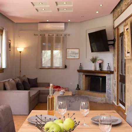 Emilia's Ground Floor Apartment *