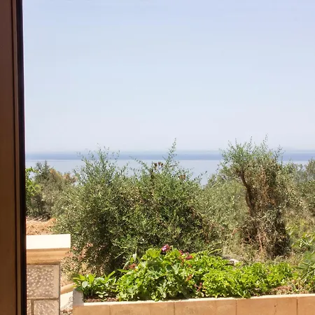 Emilia's Ground Floor Apartment Stoupa
