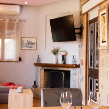 דירה Emilia's Ground Floor Stoúpa